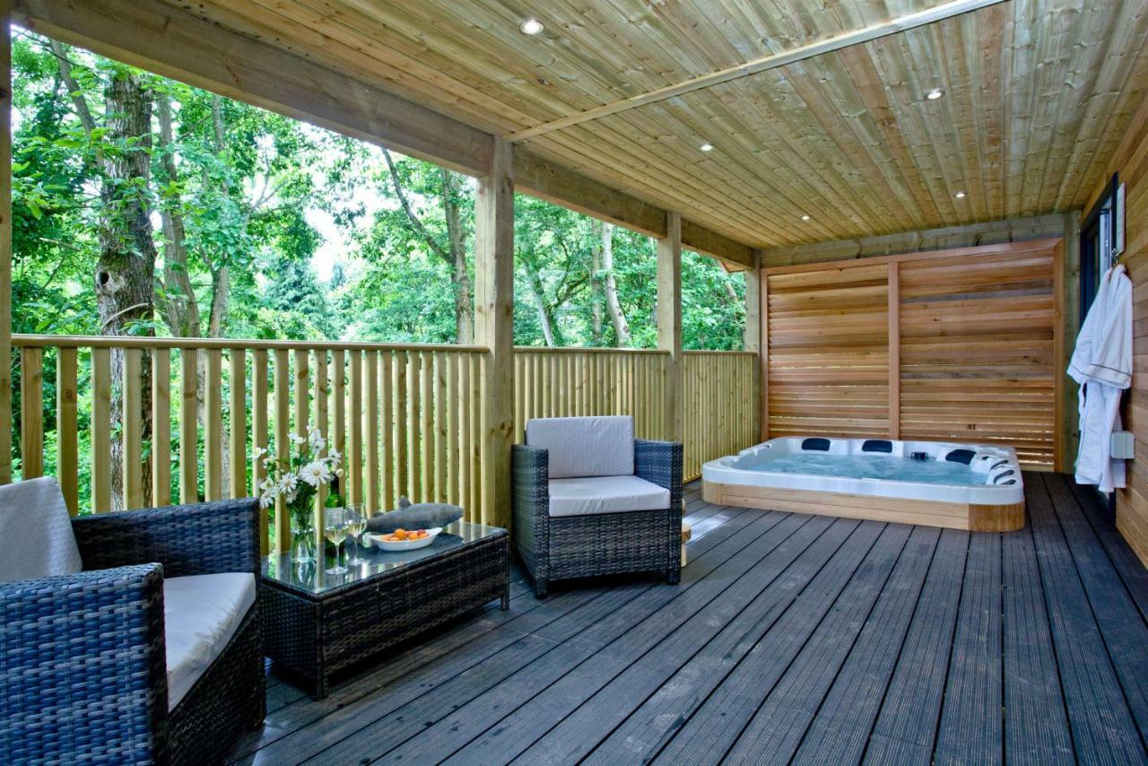 Cedar Lodge, South View Lodges, エクセター エクステリア 写真