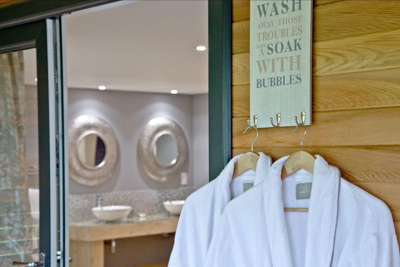 Cedar Lodge, South View Lodges, エクセター エクステリア 写真
