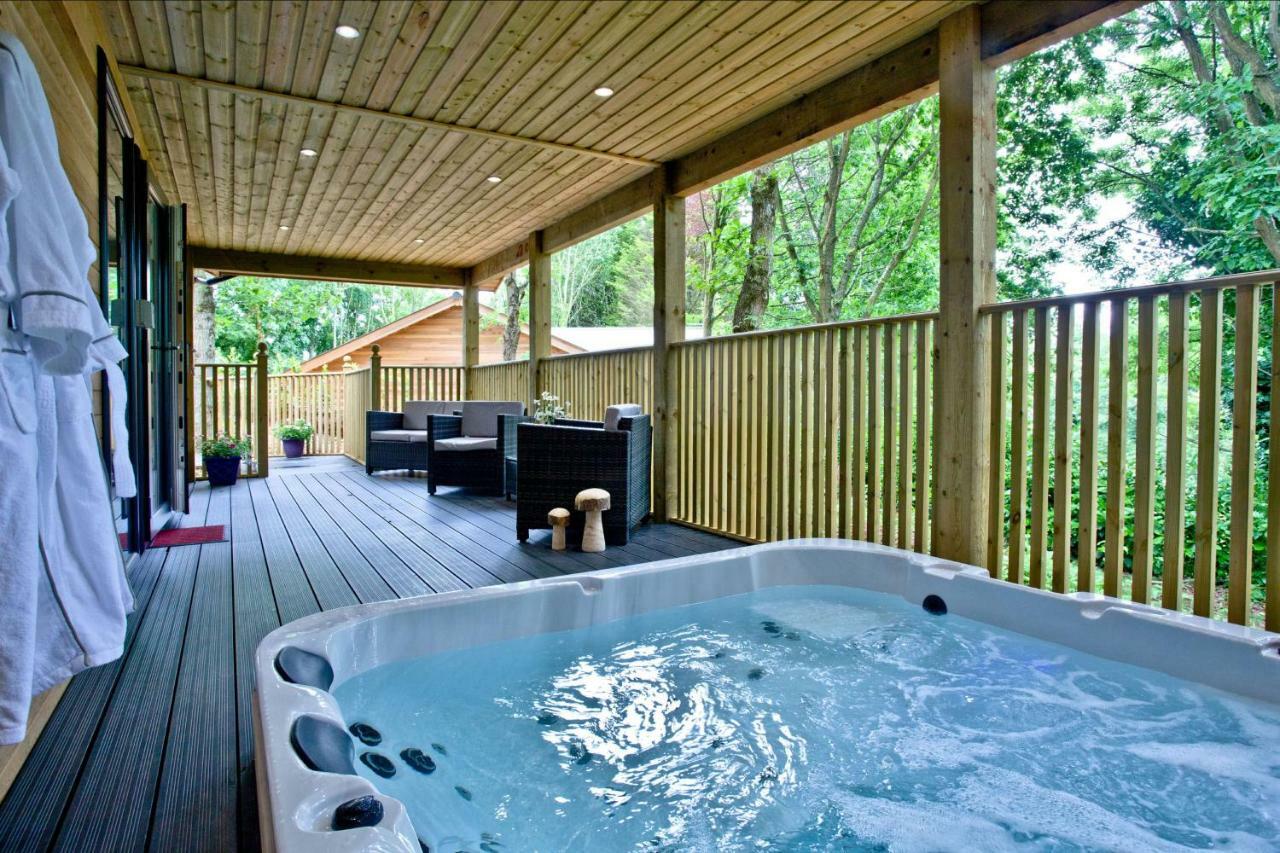 Cedar Lodge, South View Lodges, エクセター エクステリア 写真