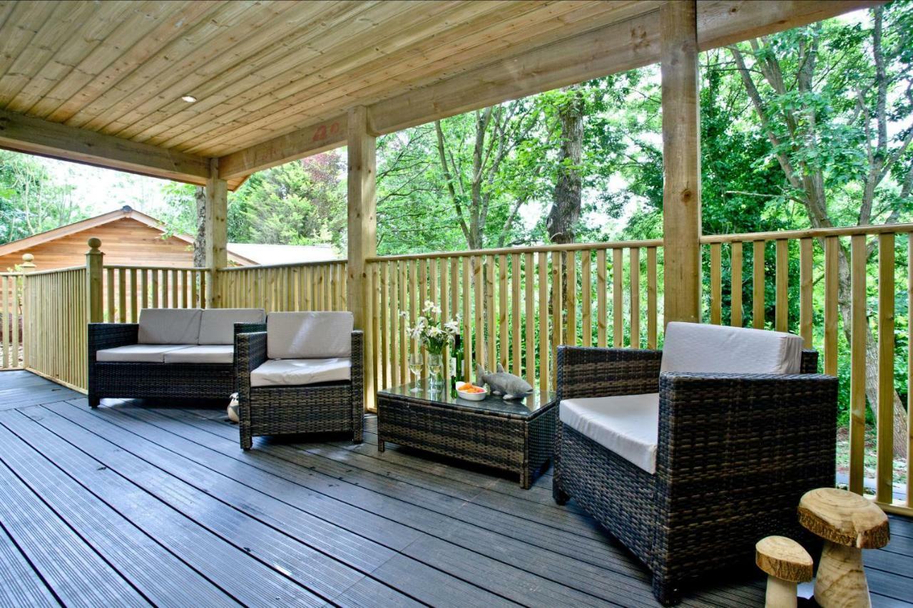 Cedar Lodge, South View Lodges, エクセター エクステリア 写真
